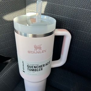 Stanley *limited edition* rose quartz 40oz adventure quencher